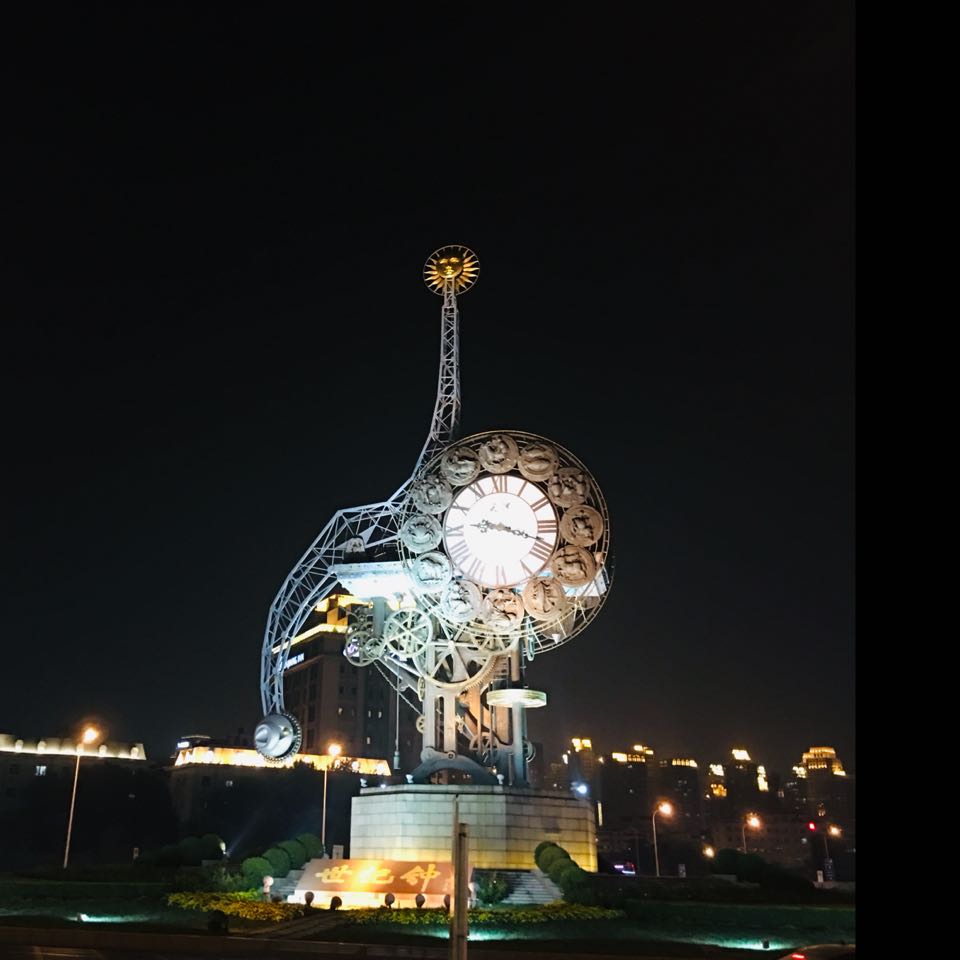 夏蟲(chóng)不可語(yǔ)于冰的頭像