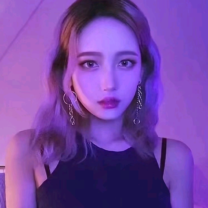 浸滿憂傷的花的頭像