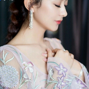 半度°清峰～的頭像