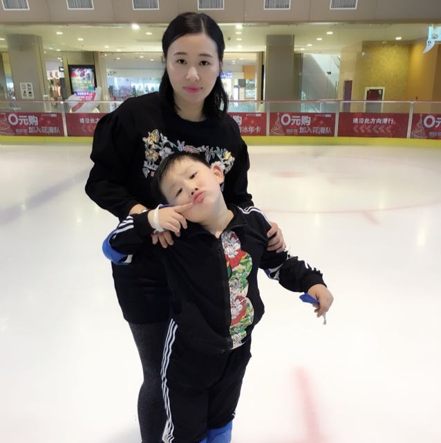 照穿鏡子的頭像