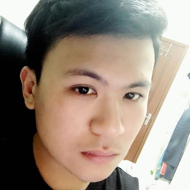 墳前的丁香花的頭像