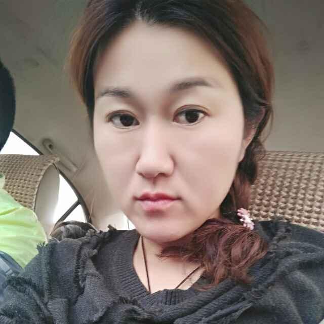 灰色的天空的頭像