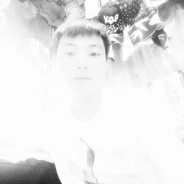 黑色童話、我為誰(shuí)顛覆世界的頭像