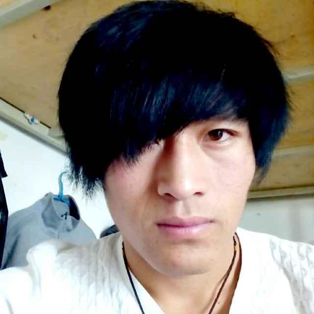 芯裡有座墳  葬著未亡人的頭像